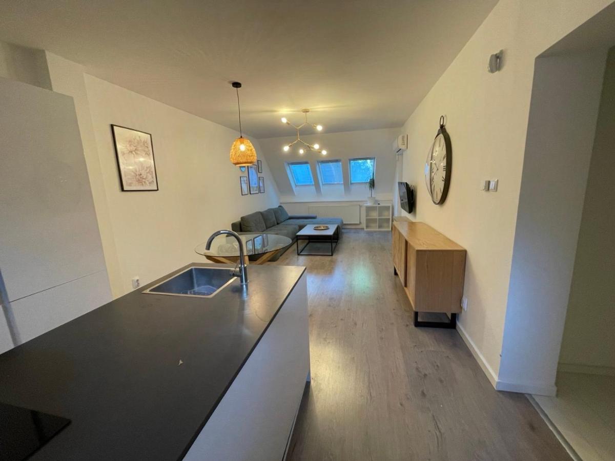 Gabica Apartman Debrecen Eksteriør bilde