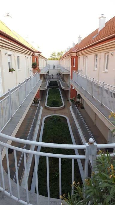 Gabica Apartman Debrecen Eksteriør bilde